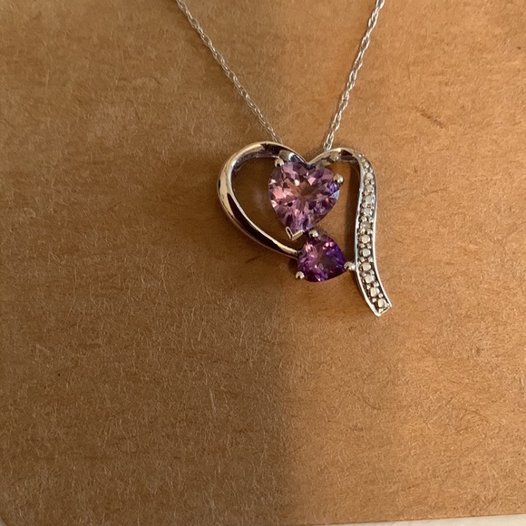 Heart shaped purple Amethyst with diamond accent necklace and matching earrings - Picture 2 of 6